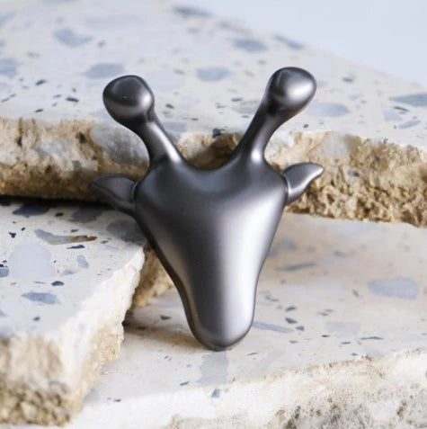 GIRAFFE WALL CLOTH HOOK
