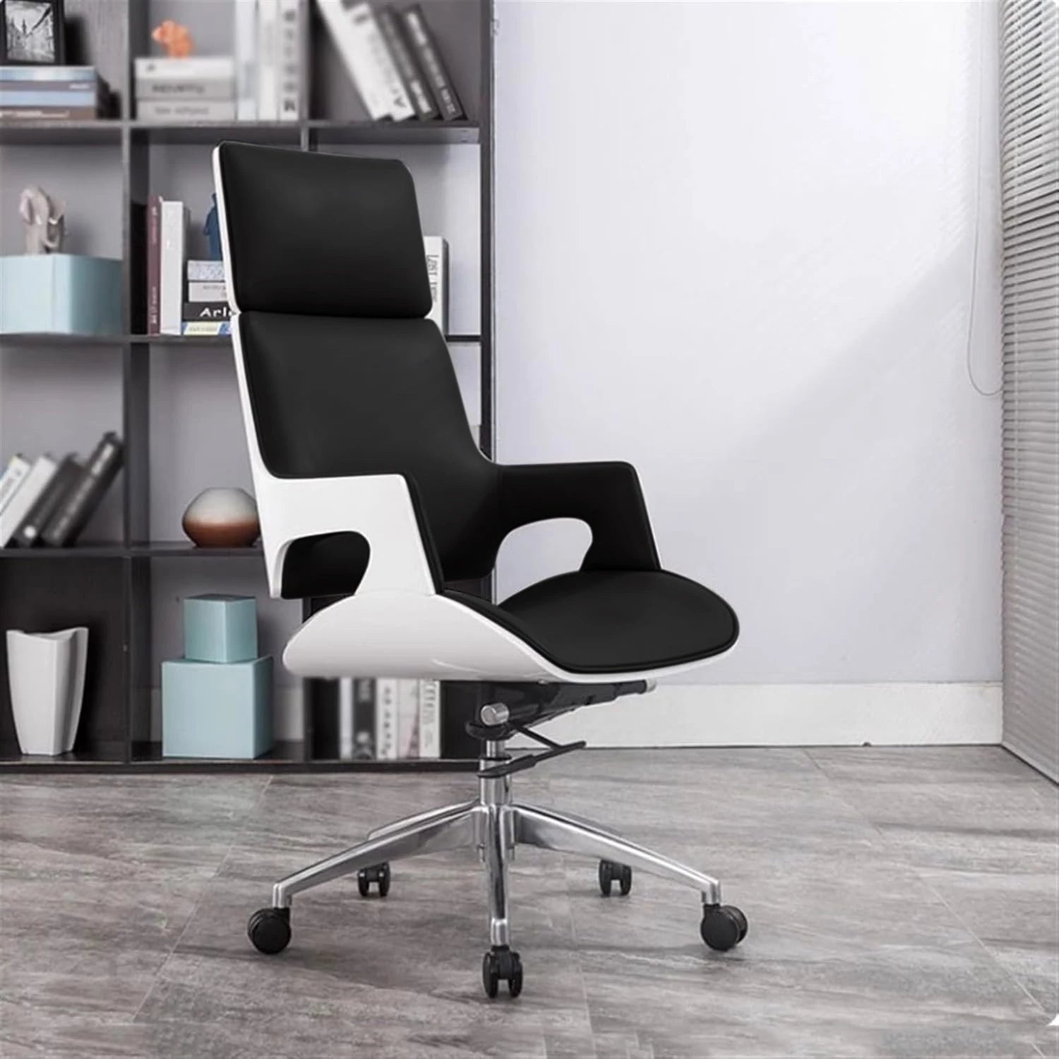 MODERN HIGH-BACK EXECUTIVE SWIVEL OFFICE CHAIR / COMFORT MANAGER OFFICE CHAIR