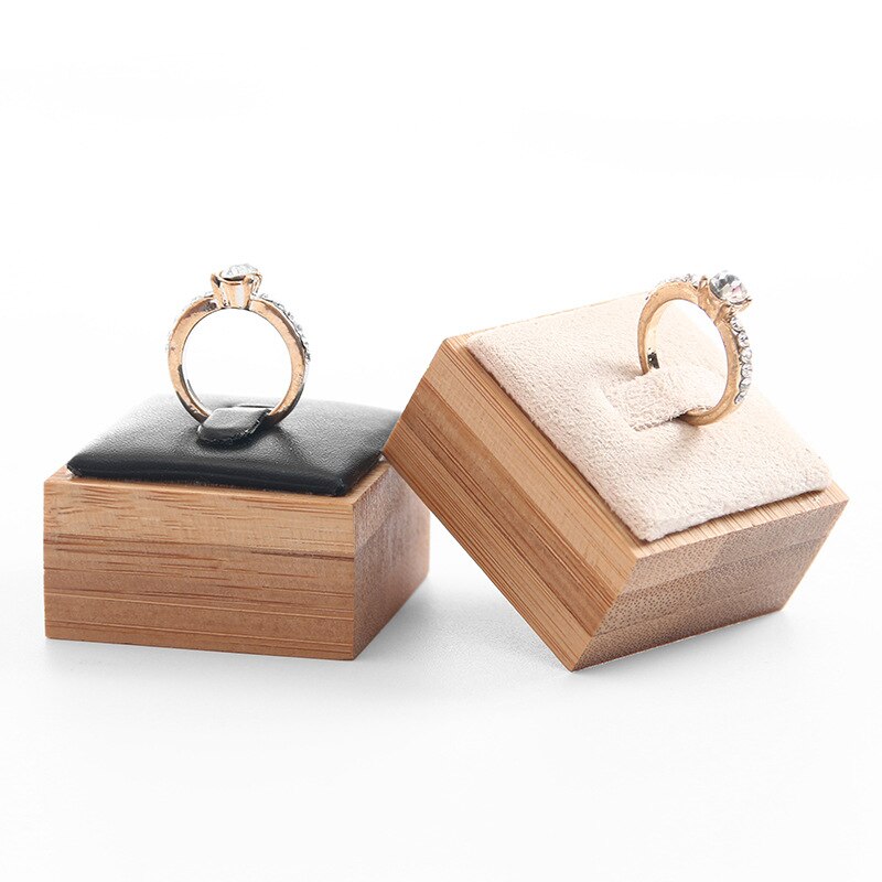 VELVET RING DISPLAY - BAMBOO