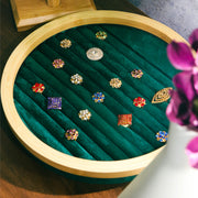 EMERALD GREEN RING DISPLAY