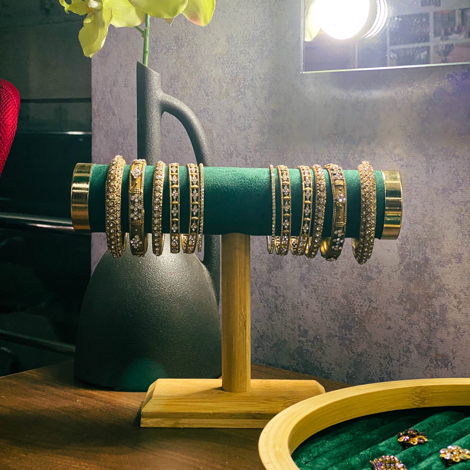 EMERALD GREEN BANGLE DISPLAY