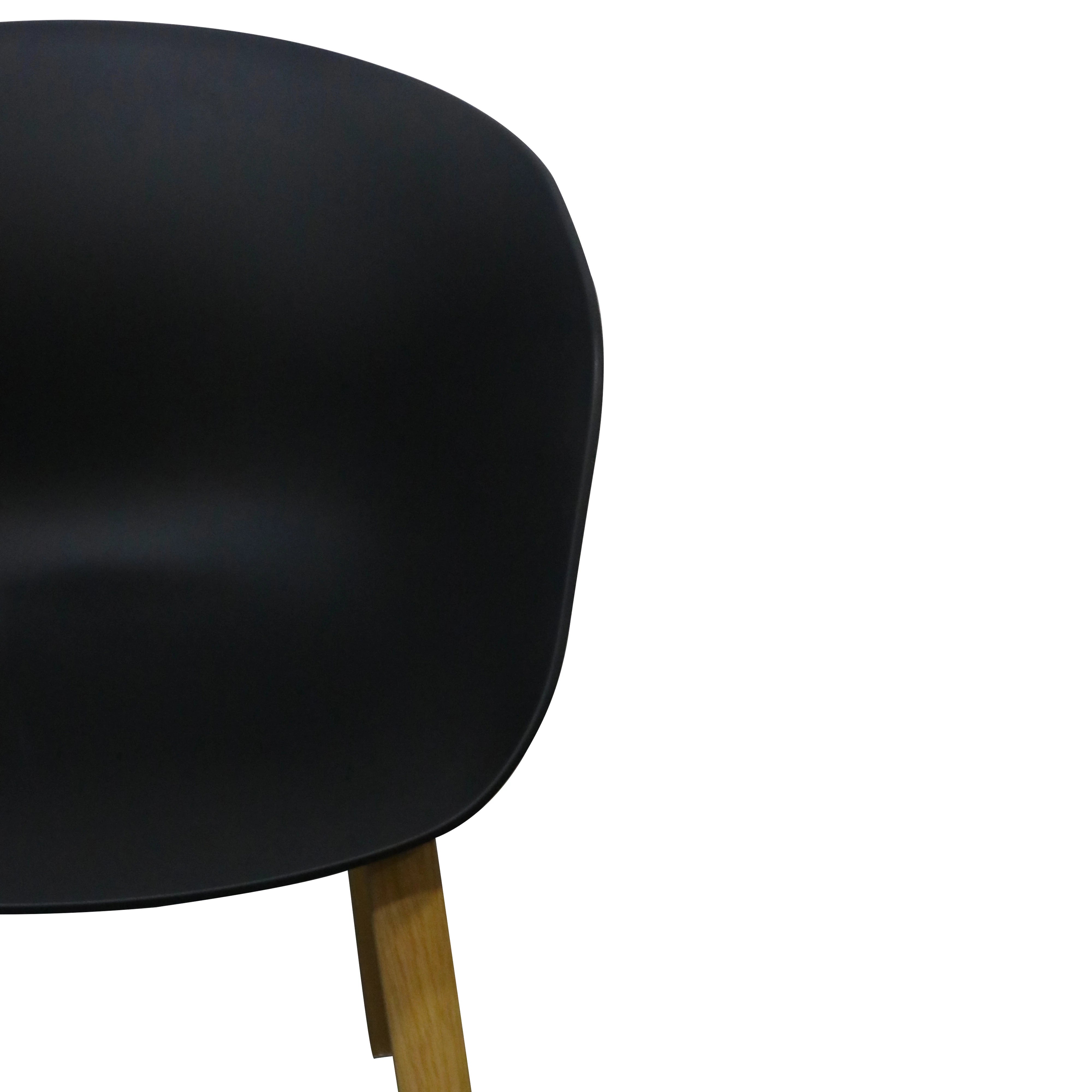 CURVED DESIGN BLACK PLASTIC DINING CHAIR